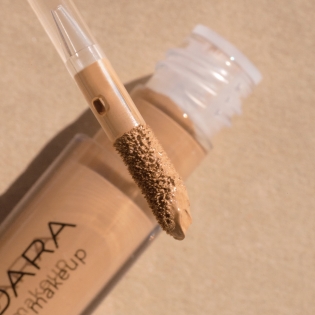 MÁDARA ROZJASŇUJÍCÍ KOREKTOR, 4 ml (5)